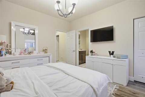 Купить виллу или дом в Дорал, Флорида 4 спальни, 246.19м2, № 2088622 - фото 16