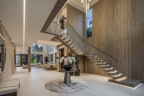 House in Miami, Florida 6 bedrooms, 762.73 sq.m. № 1628188 - photo 28