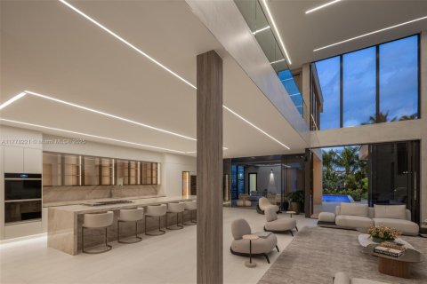House in Miami, Florida 6 bedrooms, 762.73 sq.m. № 1628188 - photo 9