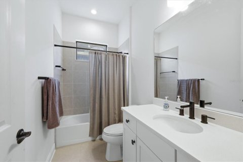 Casa en venta en Bradenton, Florida, 4 dormitorios, 267.09 m2 № 2353458 - foto 30