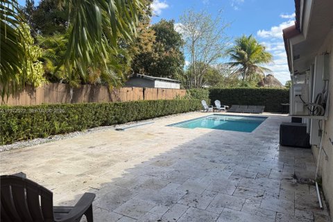 House in Miami, Florida 4 bedrooms, 175.21 sq.m. № 2040176 - photo 7