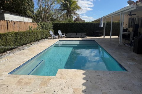 House in Miami, Florida 4 bedrooms, 175.21 sq.m. № 2040176 - photo 8