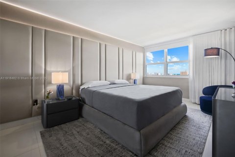 Condo in Miami Beach, Florida, 2 bedrooms  № 1974469 - photo 11