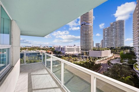 Condo in Miami Beach, Florida, 2 bedrooms  № 1974469 - photo 28