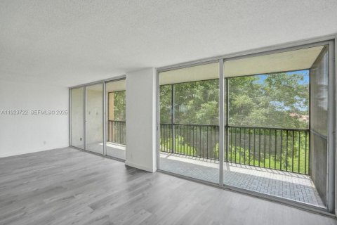 Condominio en venta en Lauderhill, Florida, 2 dormitorios, 120.4 m2 № 1982588 - foto 26