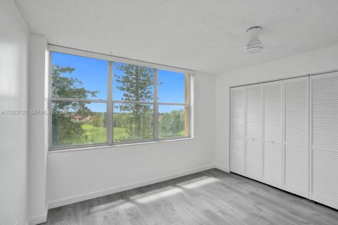 Condominio en venta en Lauderhill, Florida, 2 dormitorios, 120.4 m2 № 1982588 - foto 5