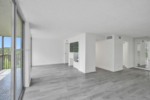 Condominio en venta en Lauderhill, Florida, 2 dormitorios, 120.4 m2 № 1982588 - foto 24