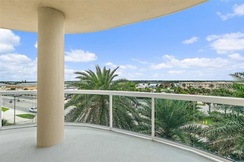 Condo in Daytona Beach, Florida, 3 bedrooms  № 1914940 - photo 16