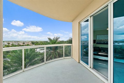 Condo in Daytona Beach, Florida, 3 bedrooms  № 1914940 - photo 25