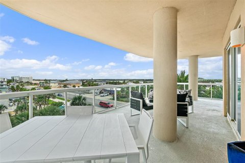 Condo in Daytona Beach, Florida, 3 bedrooms  № 1914940 - photo 24