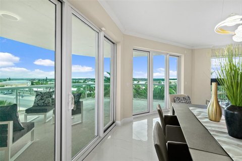 Condo in Daytona Beach, Florida, 3 bedrooms  № 1914940 - photo 8