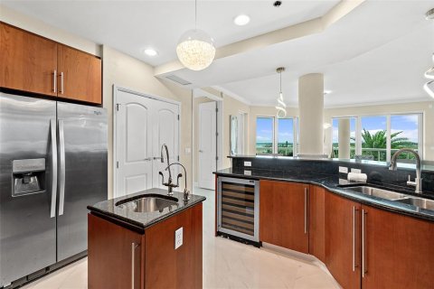 Condo in Daytona Beach, Florida, 3 bedrooms  № 1914940 - photo 30