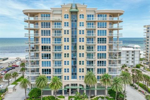 Condo in Daytona Beach, Florida, 3 bedrooms  № 1914940 - photo 1