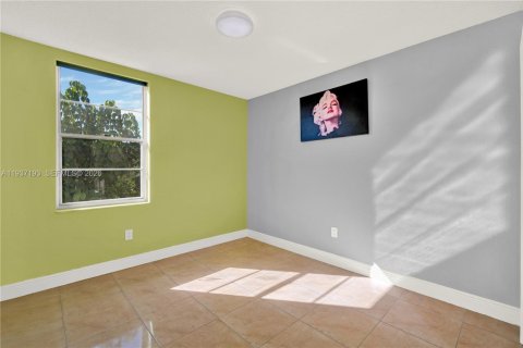 Copropriété à vendre à Hialeah, Floride: 3 chambres, 111.76 m2 № 1995085 - photo 16
