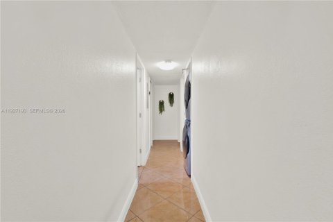 Copropriété à vendre à Hialeah, Floride: 3 chambres, 111.76 m2 № 1995085 - photo 12