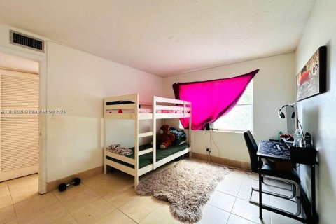 Condominio en venta en Hollywood, Florida, 2 dormitorios, 77.11 m2 № 1779896 - foto 11
