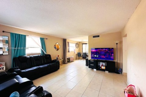 Condominio en venta en Hollywood, Florida, 2 dormitorios, 77.11 m2 № 1779896 - foto 8