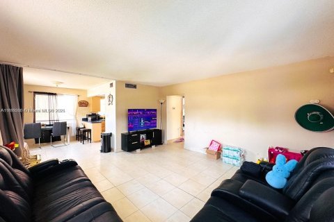 Condominio en venta en Hollywood, Florida, 2 dormitorios, 77.11 m2 № 1779896 - foto 7