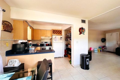 Condominio en venta en Hollywood, Florida, 2 dormitorios, 77.11 m2 № 1779896 - foto 5