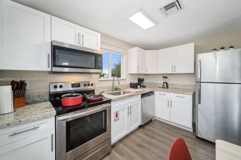 Propiedad comercial en venta en Hollywood, Florida, 250.84 m2 № 2170825 - foto 7