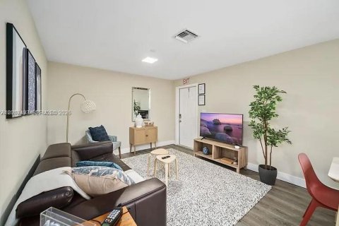 Propiedad comercial en venta en Hollywood, Florida, 250.84 m2 № 2170825 - foto 5