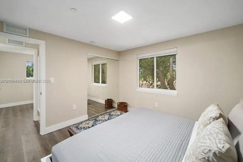 Propiedad comercial en venta en Hollywood, Florida, 250.84 m2 № 2170825 - foto 12