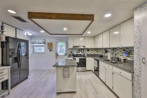 House in Gibsonton, Florida 3 bedrooms, 151.62 sq.m. № 1900007 - photo 9