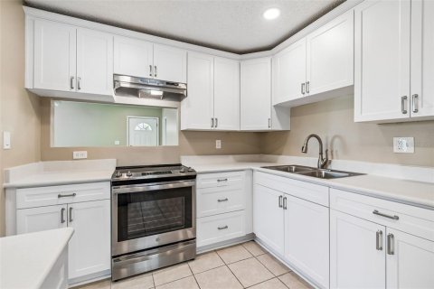 House in Sun City Center, Florida 2 bedrooms, 109.62 sq.m. № 2225824 - photo 11