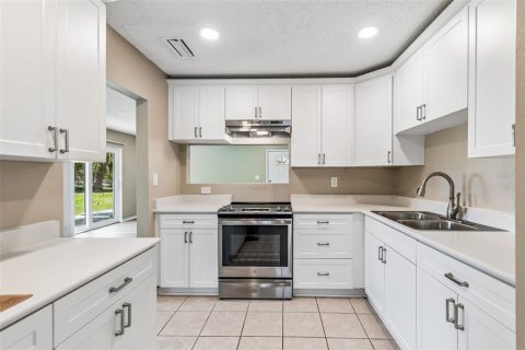 House in Sun City Center, Florida 2 bedrooms, 109.62 sq.m. № 2225824 - photo 10