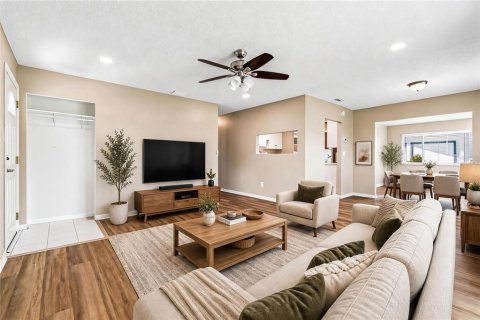 House in Sun City Center, Florida 2 bedrooms, 109.62 sq.m. № 2225824 - photo 5