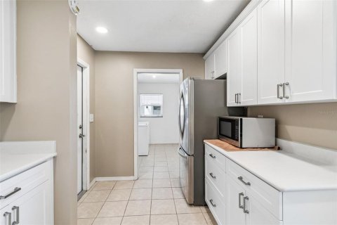 House in Sun City Center, Florida 2 bedrooms, 109.62 sq.m. № 2225824 - photo 14