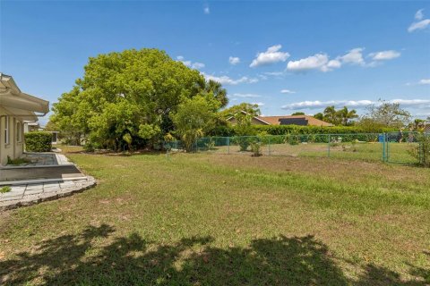 House in Sun City Center, Florida 2 bedrooms, 109.62 sq.m. № 2225824 - photo 28