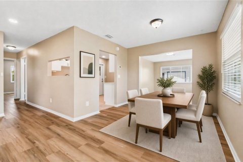 House in Sun City Center, Florida 2 bedrooms, 109.62 sq.m. № 2225824 - photo 6
