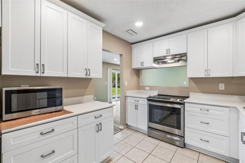 House in Sun City Center, Florida 2 bedrooms, 109.62 sq.m. № 2225824 - photo 12