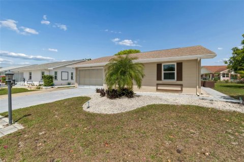 House in Sun City Center, Florida 2 bedrooms, 109.62 sq.m. № 2225824 - photo 3