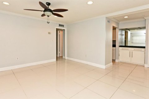 Condo in Winter Park, Florida, 2 bedrooms  № 1903211 - photo 3