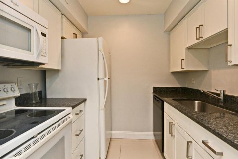 Condo in Winter Park, Florida, 2 bedrooms  № 1903211 - photo 7