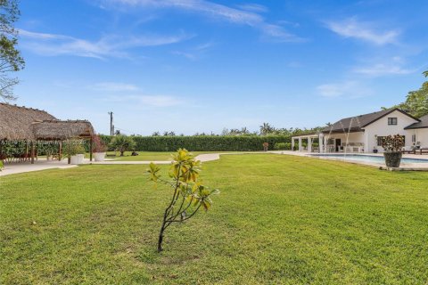 House in Homestead, Florida 5 bedrooms, 270.53 sq.m. № 1727355 - photo 11