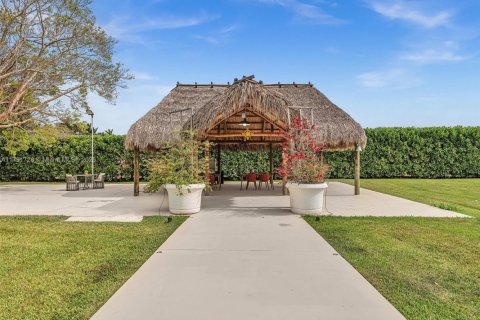 House in Homestead, Florida 5 bedrooms, 270.53 sq.m. № 1727355 - photo 12