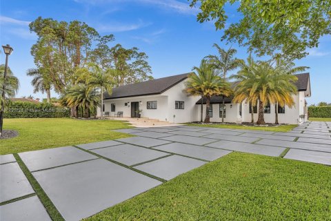 House in Homestead, Florida 5 bedrooms, 270.53 sq.m. № 1727355 - photo 3