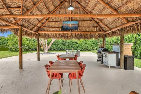 House in Homestead, Florida 5 bedrooms, 270.53 sq.m. № 1727355 - photo 14
