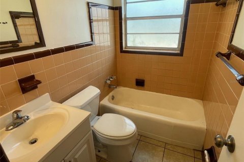 Villa ou maison à louer à Bradenton, Floride: 3 chambres, 130.34 m2 № 1849652 - photo 21