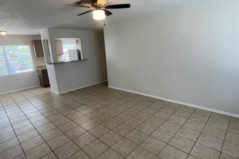 Villa ou maison à louer à Bradenton, Floride: 3 chambres, 130.34 m2 № 1849652 - photo 4