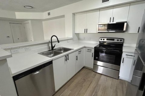 Кондоминиум с 2 спальнями в Мирамар, Флорида № 2033108