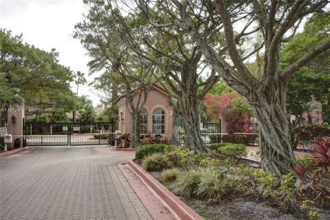 Купить кондоминиум в Мирамар, Флорида 2 спальни, 91.32м2, № 2033108 - фото 17