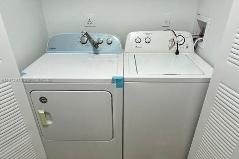 Купить кондоминиум в Мирамар, Флорида 2 спальни, 91.32м2, № 2033108 - фото 7