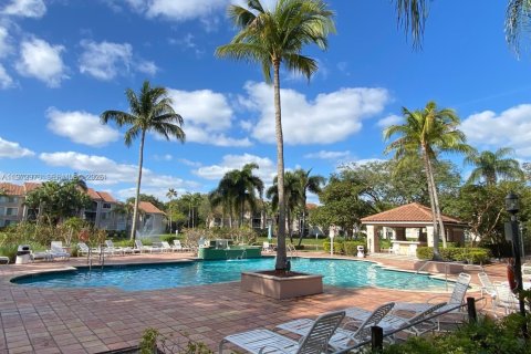 Купить кондоминиум в Мирамар, Флорида 2 спальни, 91.32м2, № 2033108 - фото 24