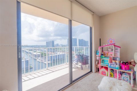 Condo in Sunny Isles Beach, Florida, 2 bedrooms  № 1878751 - photo 8