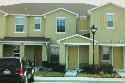 Adosado en Kissimmee, Florida 2 dormitorios, 121.14 m2 № 2106339