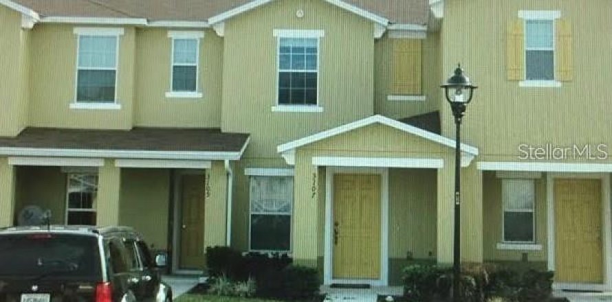 Adosado en Kissimmee, Florida 2 dormitorios, 121.14 m2 № 2106339